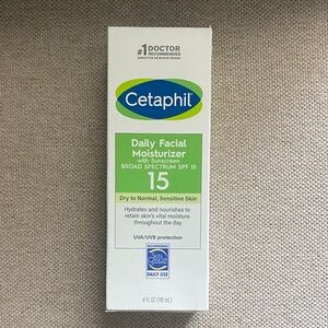 Cetaphil Daily Facial Moisturizer with SPF 15 - Green and White